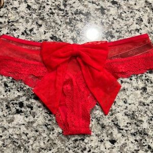Victoria’s Secret bow thong panty XS very sexy red